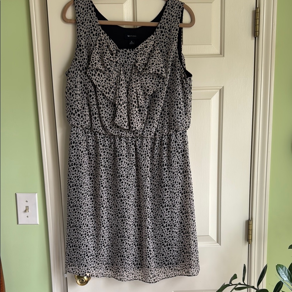 Black & Taupe print pullover dress